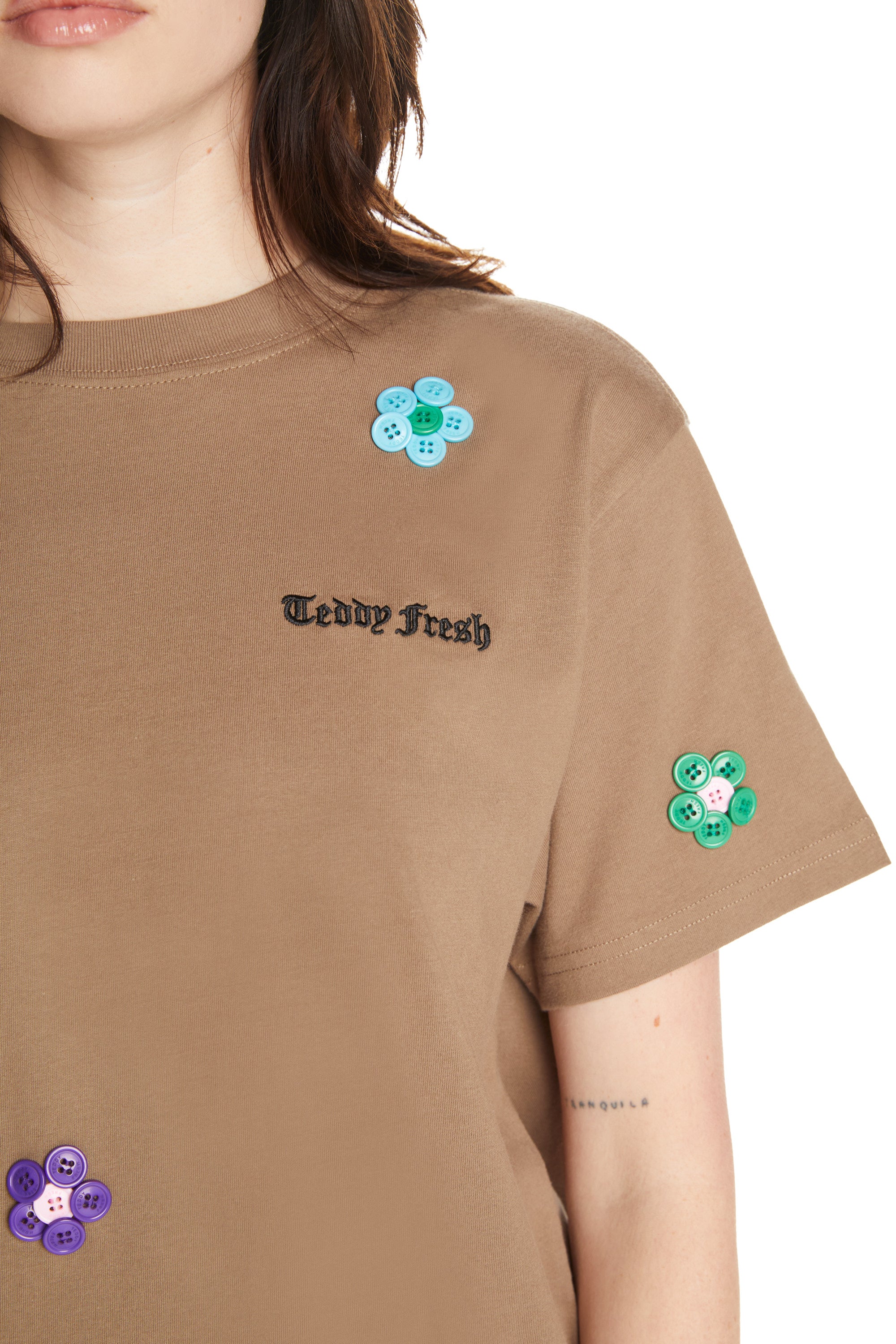 Button Flowers Tee - Teddy Fresh