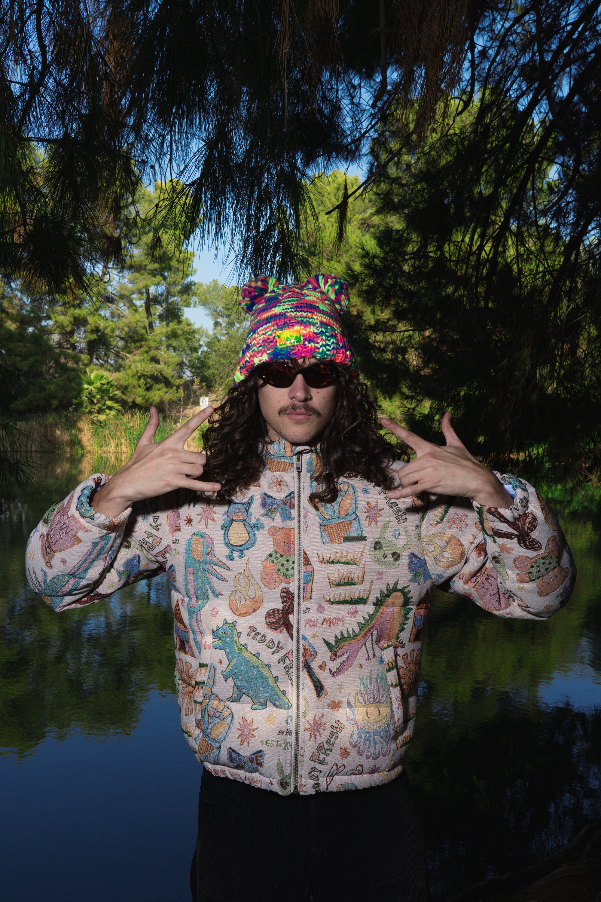 ［新品］TEDDY FRESH Tapestry Half Zip Jacket Sketches Tapestry Puffer - Teddy Fresh